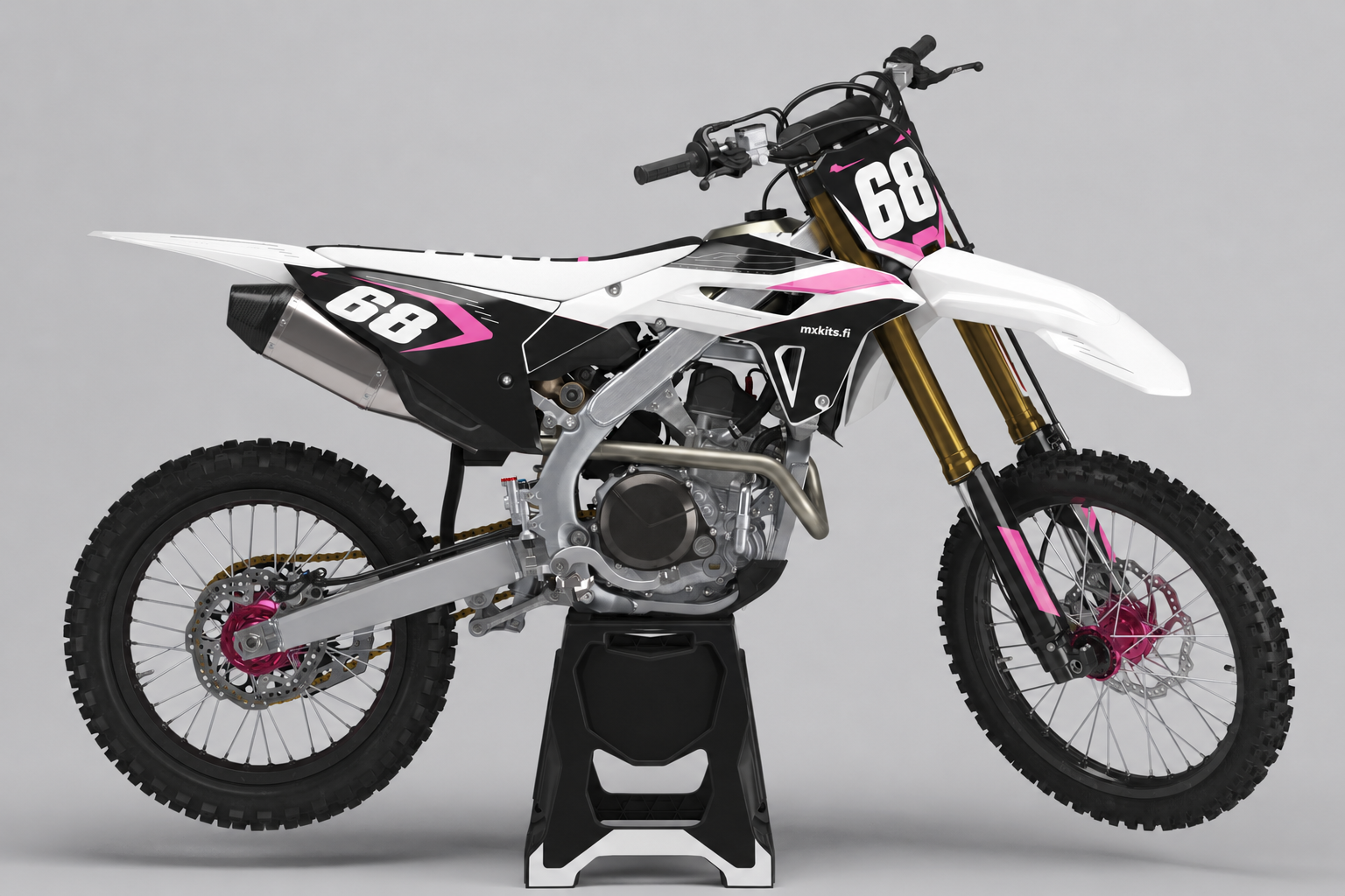 Honda Roosapulssi -motocross-tarrasarja musta-valkoisella ja kirkkaanpinkillä grafiikalla, mallinumerot 68 ja mxkits.fi-sivumerkintä