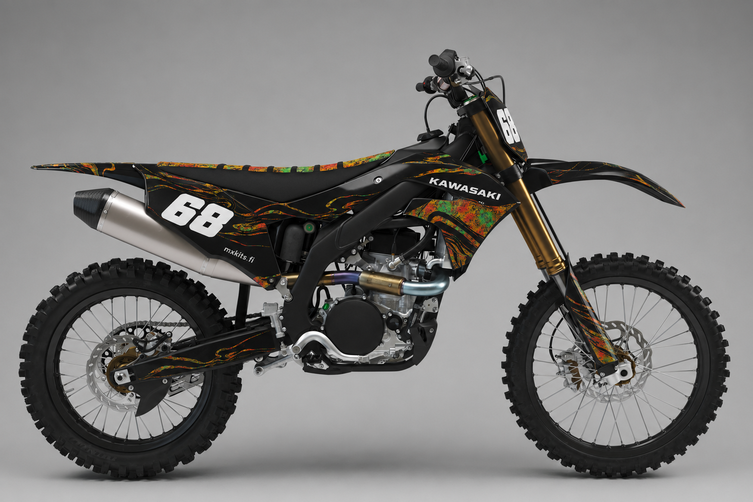Kawasaki Värisumu musta monivärinen tie dye motocross-tarrasarja numerolla 68, mxkits.fi