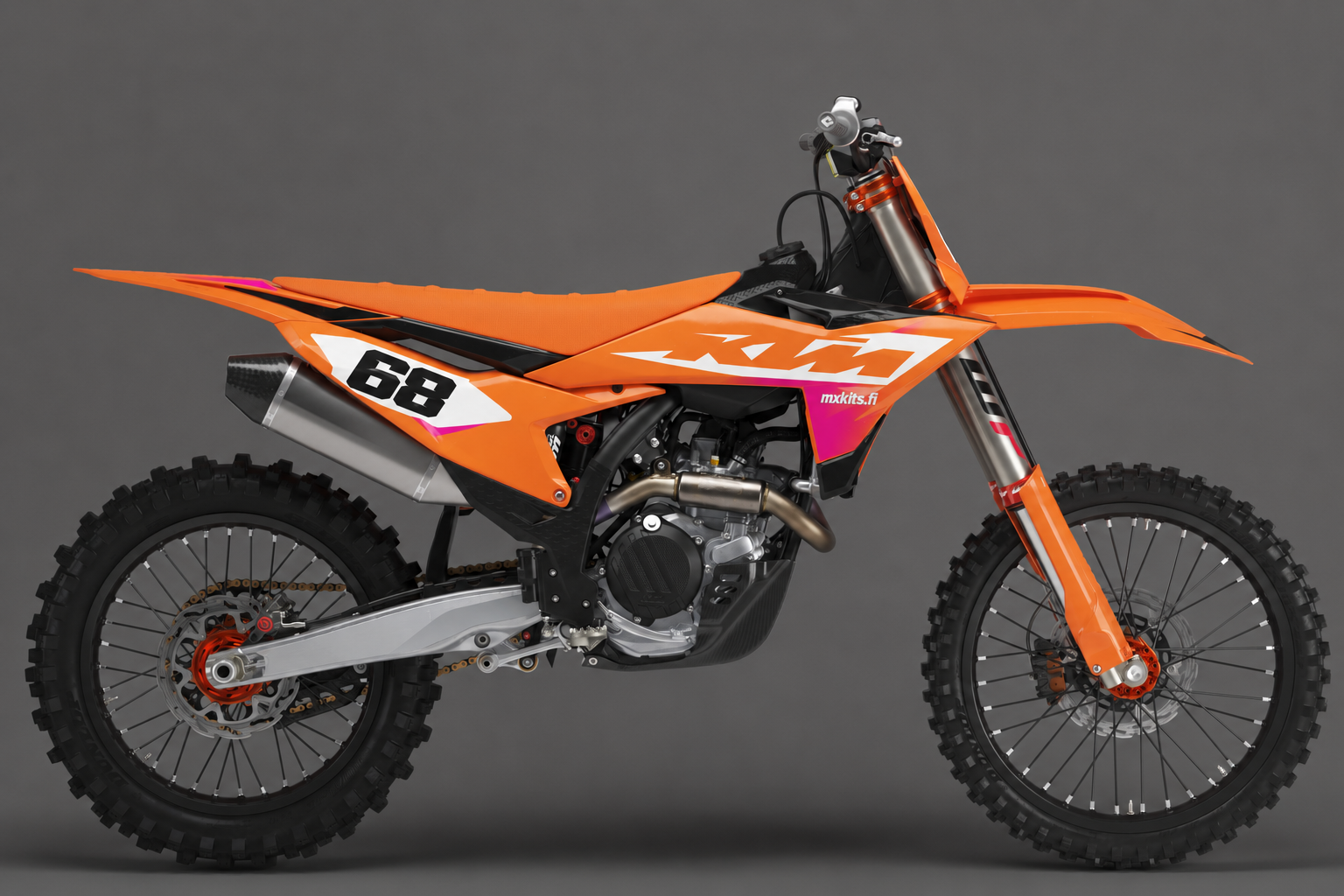 KTM Neonreuna -motocross-tarrasarja numerolla 68, oranssi-valkoinen ilme ja pinkki reunatehoste