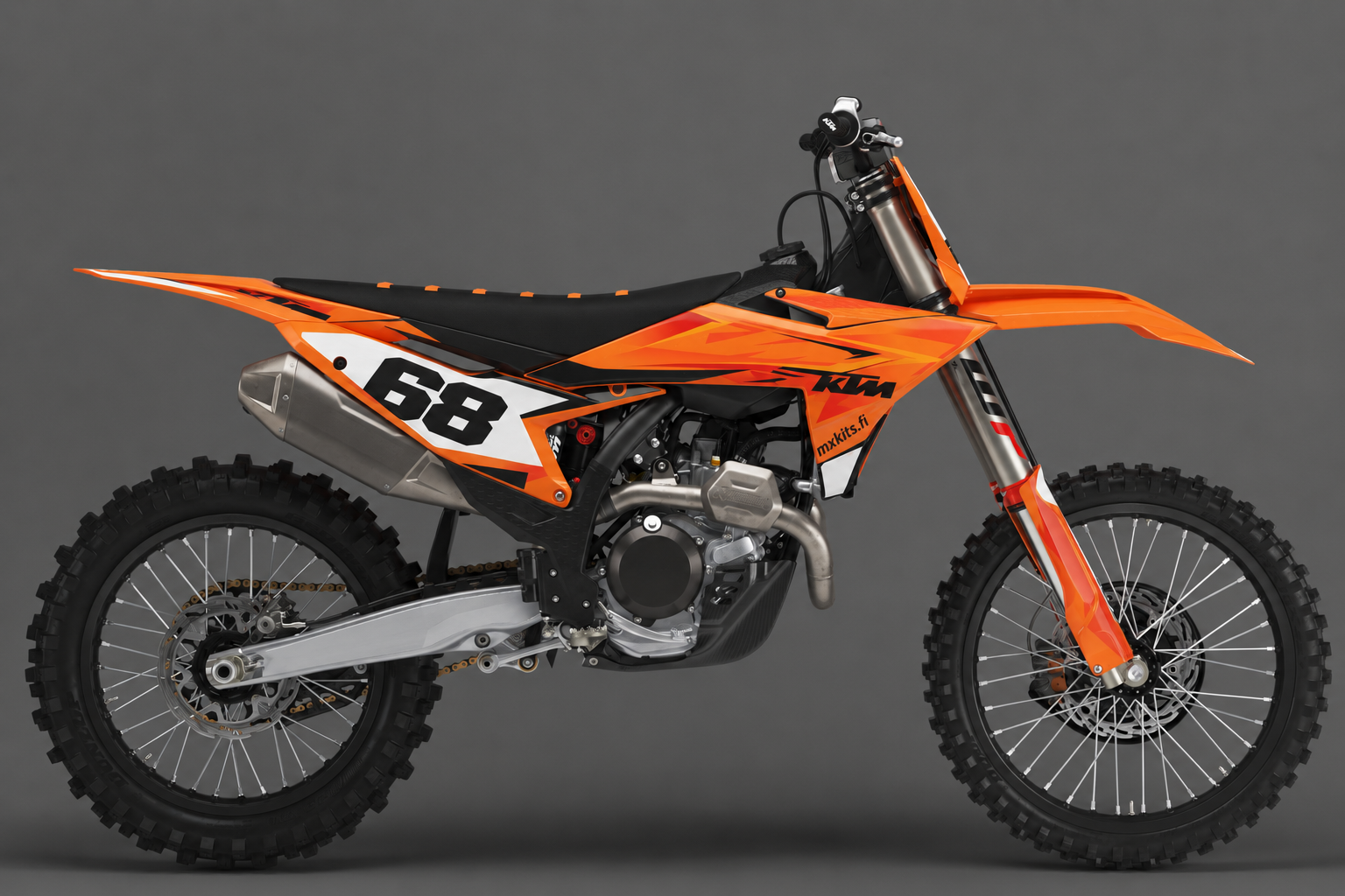 KTM Tulinuoli -motocross-tarrasarja numerolla 68, kerroksellinen oranssi, musta ja valkoinen nuolikuosi