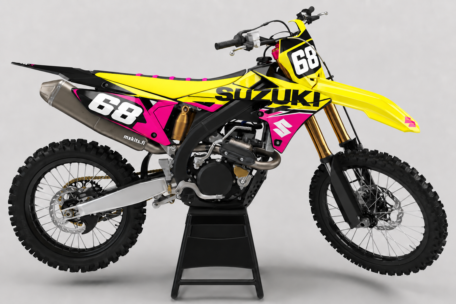 Suzuki RM-Z Neonkarnevaali motocross-tarrasarja kirkkaan keltaisena, pinkkinä, mustana ja valkoisena numerolla 68
