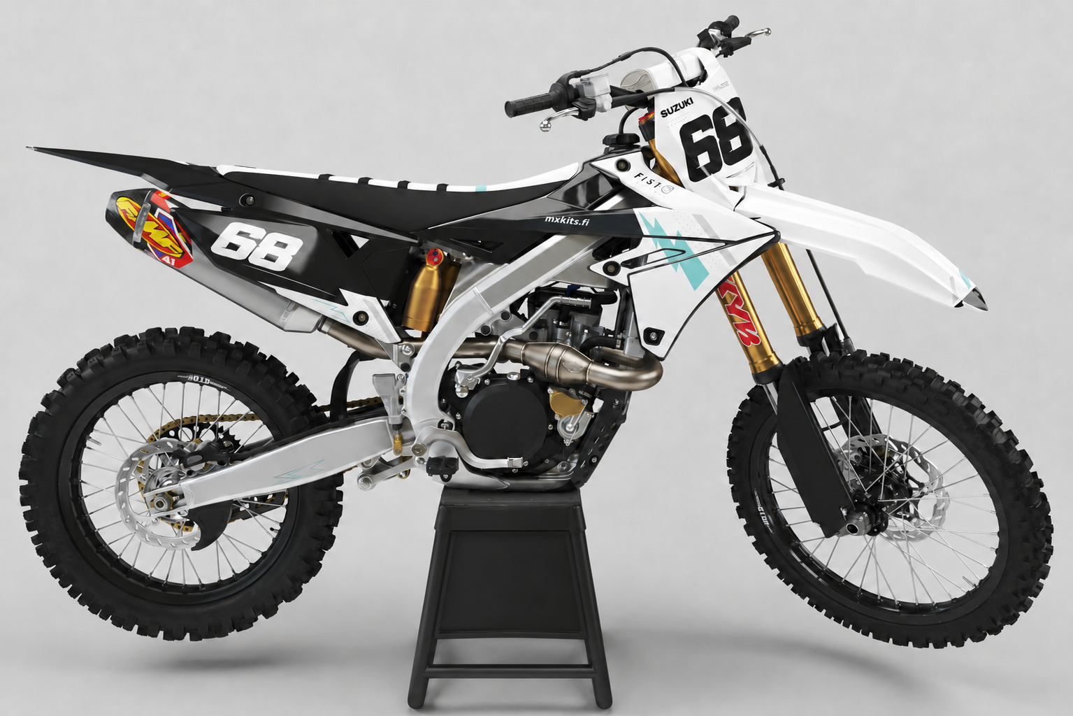 Suzuki RM-Z Valkeavirta personoitava sponsoriton motocross-tarrasarja numerolla 68, musta teline