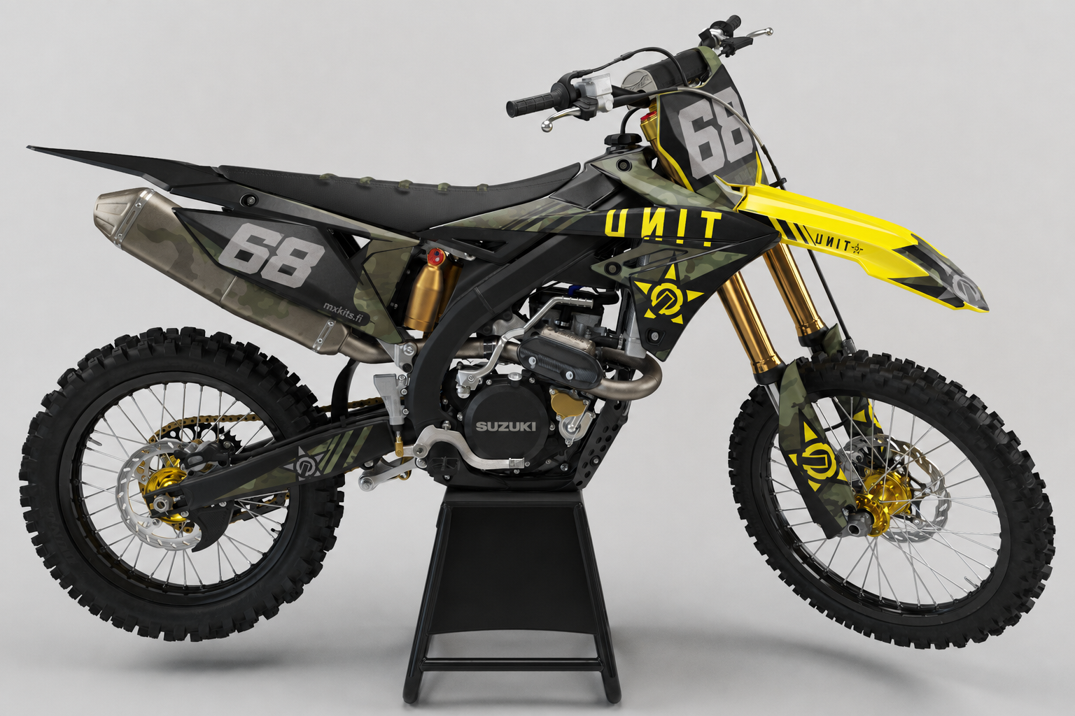 Suzuki RM-Z Yksikkövirta camouflage motocross-grafiikkasarja, harmaa kilpailunumero 68 ja täysin musta huoltopukki