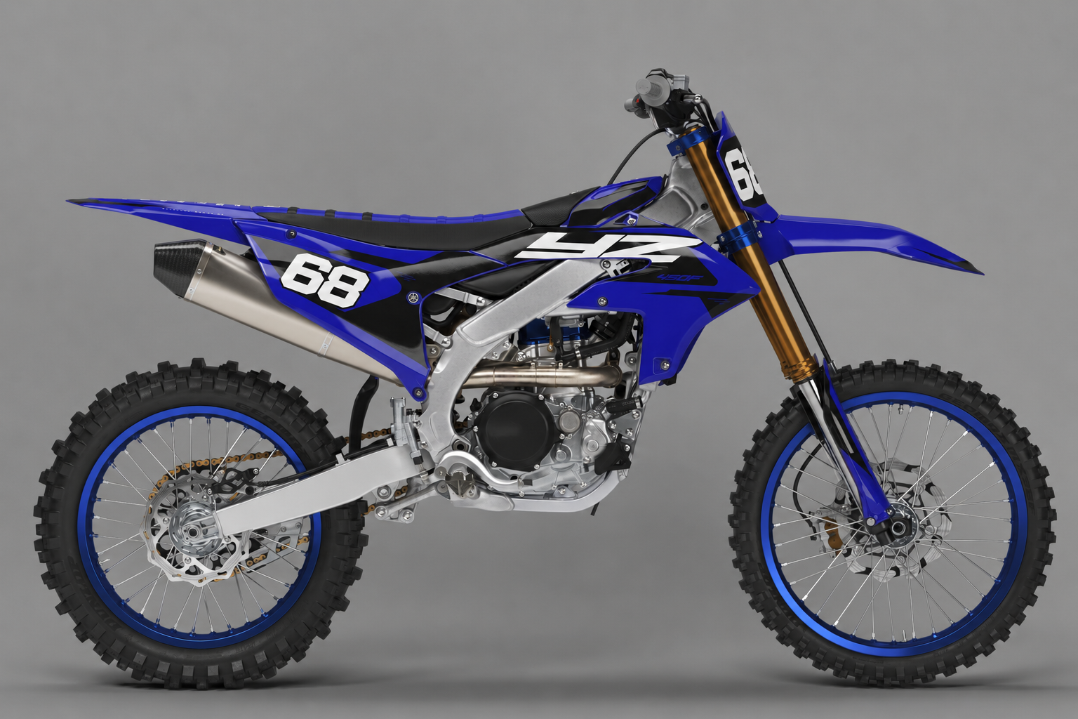 Yamaha-sininen, musta ja valkoinen motocross-tarrasarja, numero 68, puhdas realistinen sivuprofiili