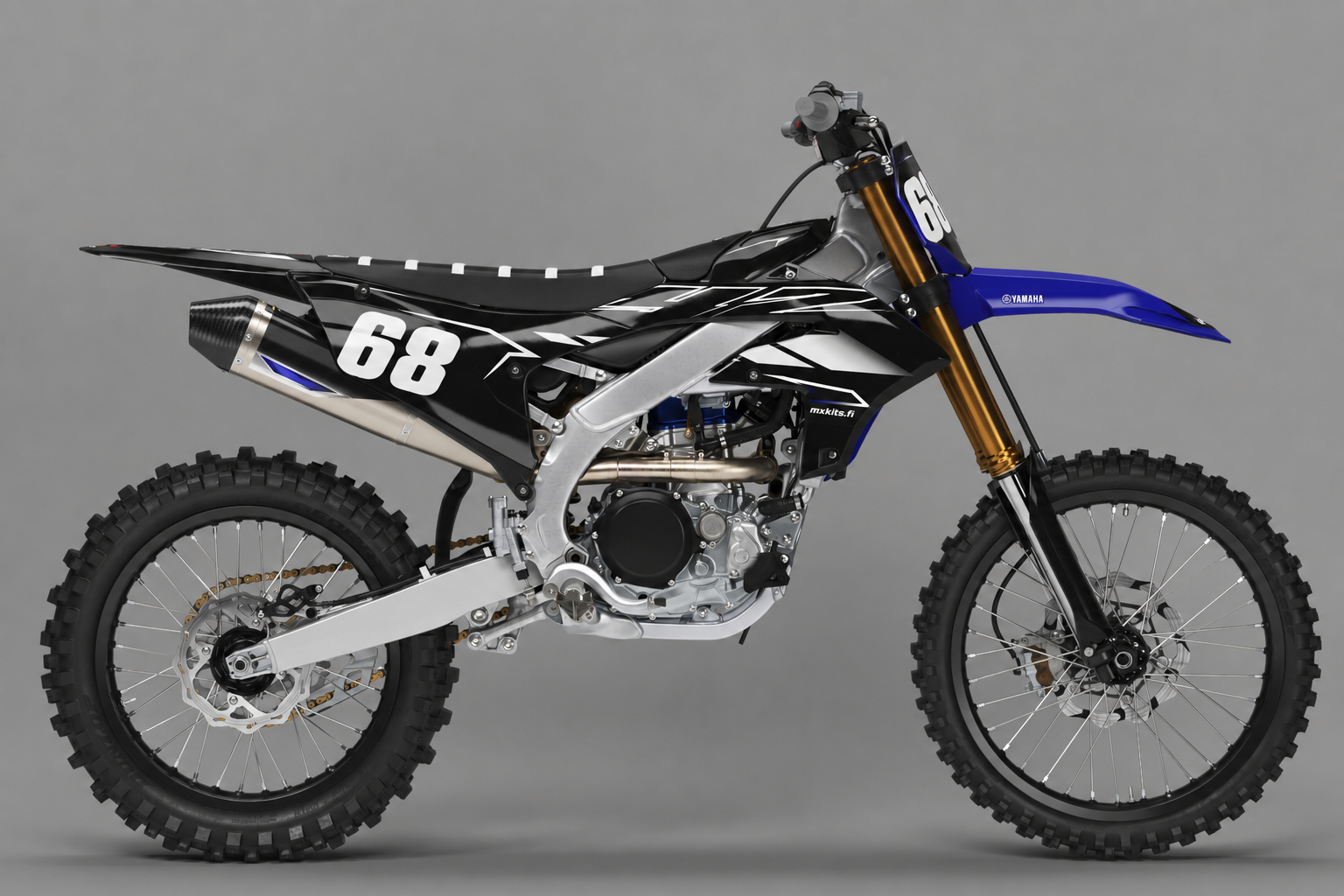 Musta, hopea ja sininen Yamaha YZ-F motocross-tarrasarja, numero 68, koko pyörän sivuprofiili